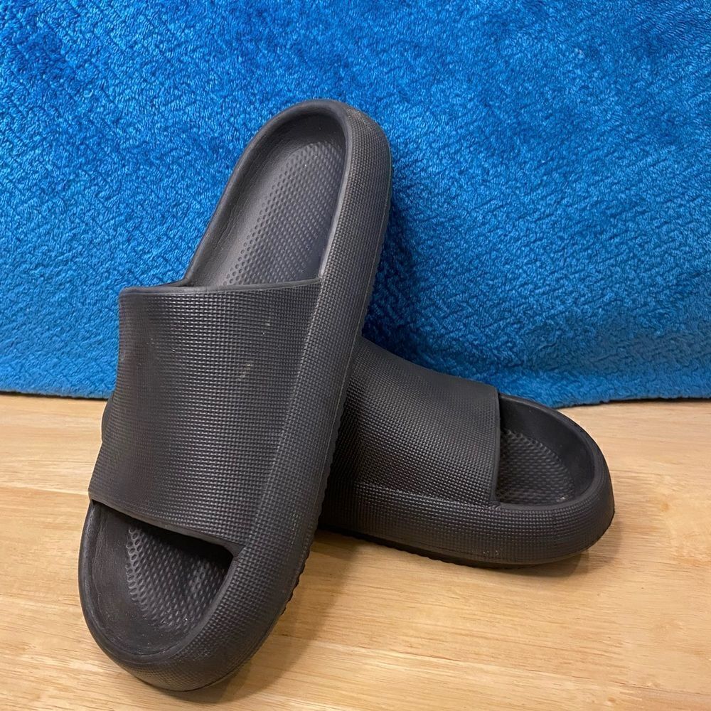 ✅Black foam slide sandals